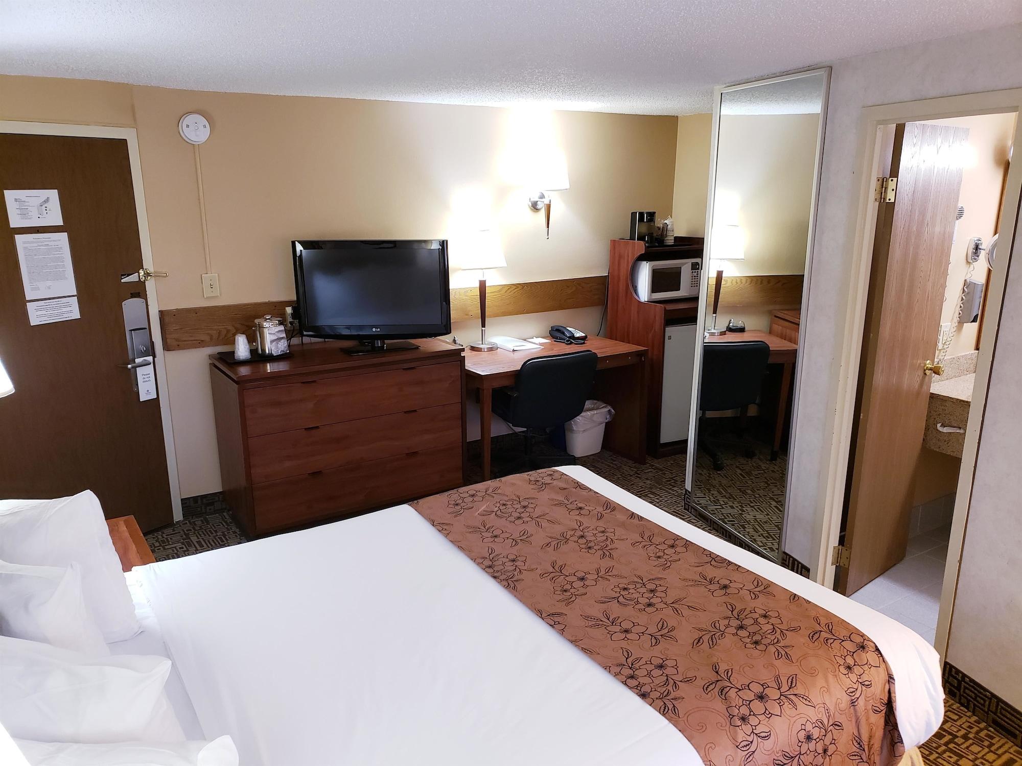 Surestay Plus Hotel By Best Western Блек Ривър фолс Екстериор снимка