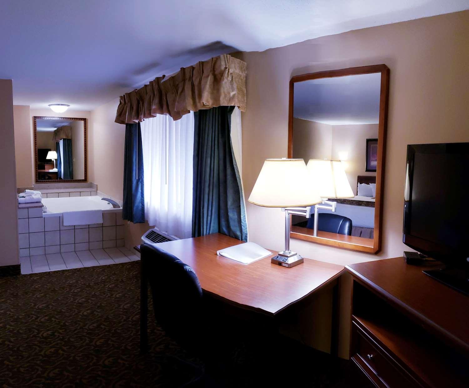 Surestay Plus Hotel By Best Western Блек Ривър фолс Екстериор снимка